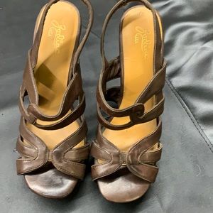 Vintage looking heels